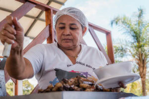 Empreendedores da Economia Solidária oferecem opções da gastronomia durante Marcha para Jesus